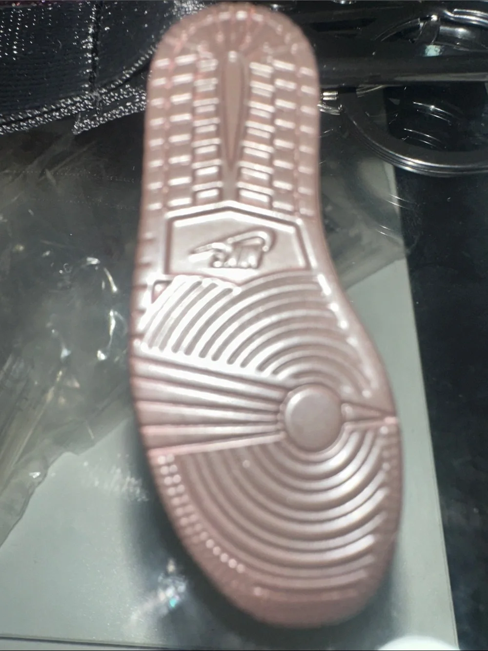 Travis Scott’s Jordan 1s lows Keychain with Yellow & PinkSneaker Charm and jorda